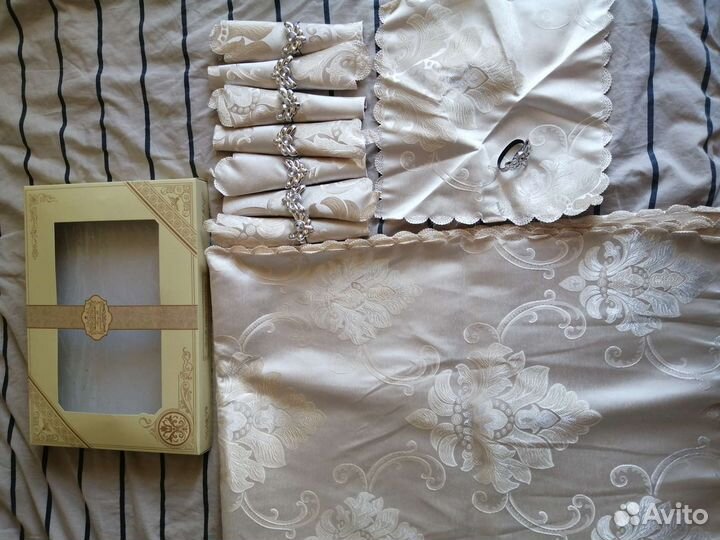 Набор скатерть и салфетки