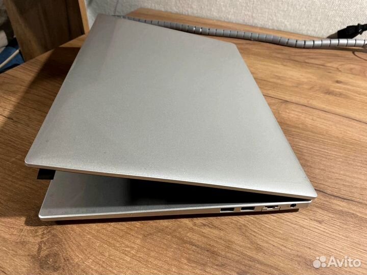 Ноутбук Intel 2K 60Гц 16.2