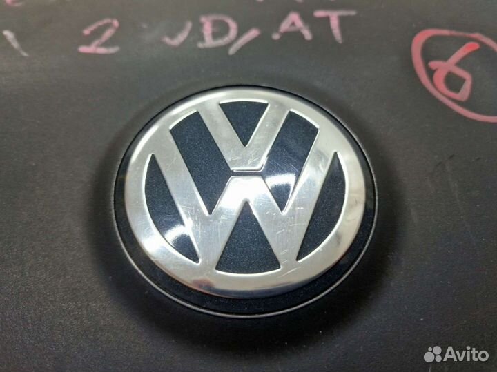 Декоративная крышка двс VW Golf 4 1.6 06A103925AC