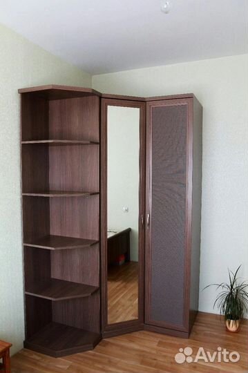 Угловой шкаф