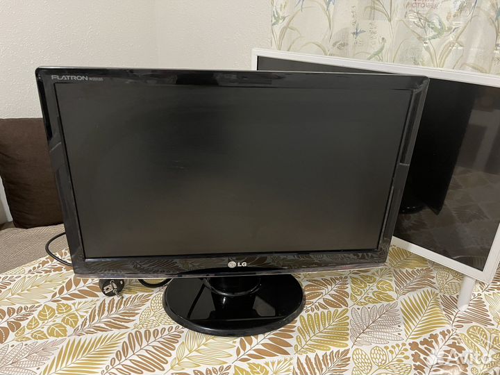 Монитор LG W2053S
