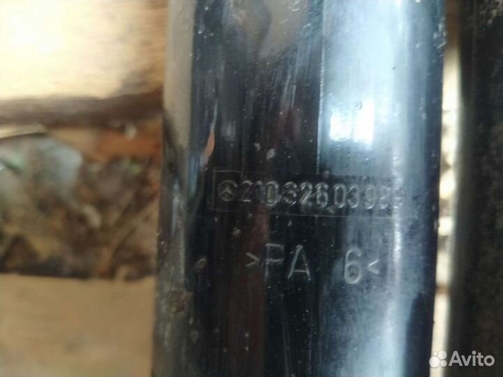 Задние стойки амортизаторов Мерседес