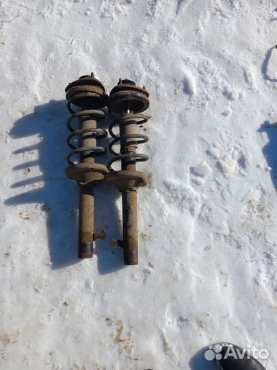 Передние стойки амортизатора в сборе хонда hr-v