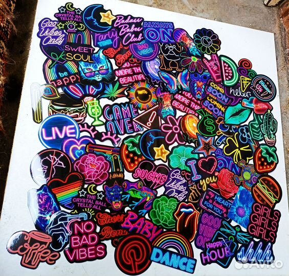 Огромный набор наклеек стикеров неоновых 88 шт