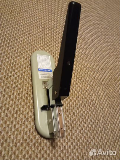 Степлер для бумаги 210 листов