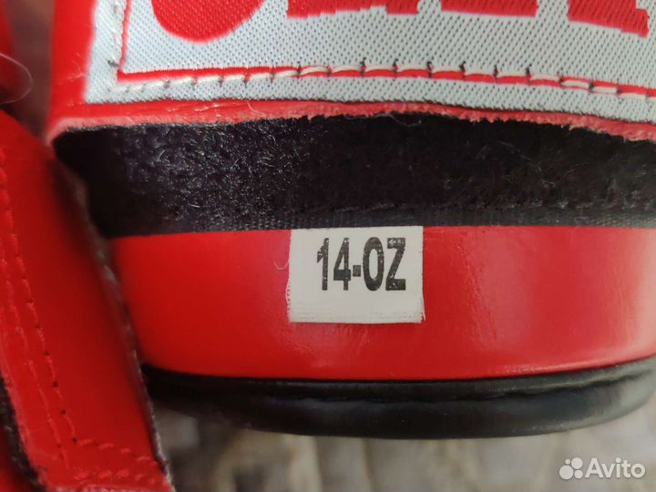 Боксерские перчатки 14 oz кожа