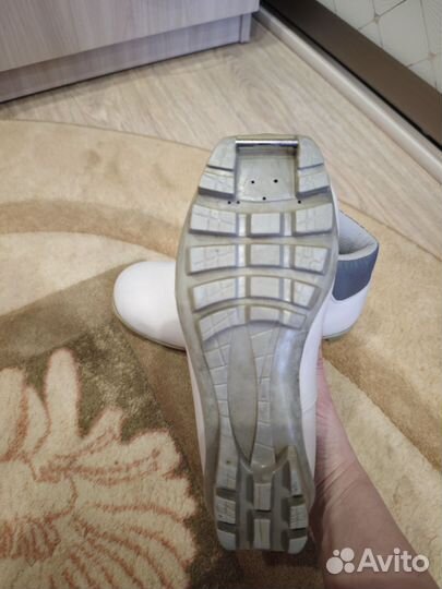 Лыжные ботинки