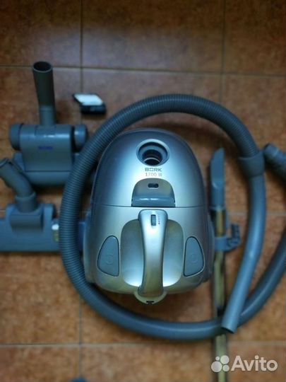 Пылесос Bork 1700w