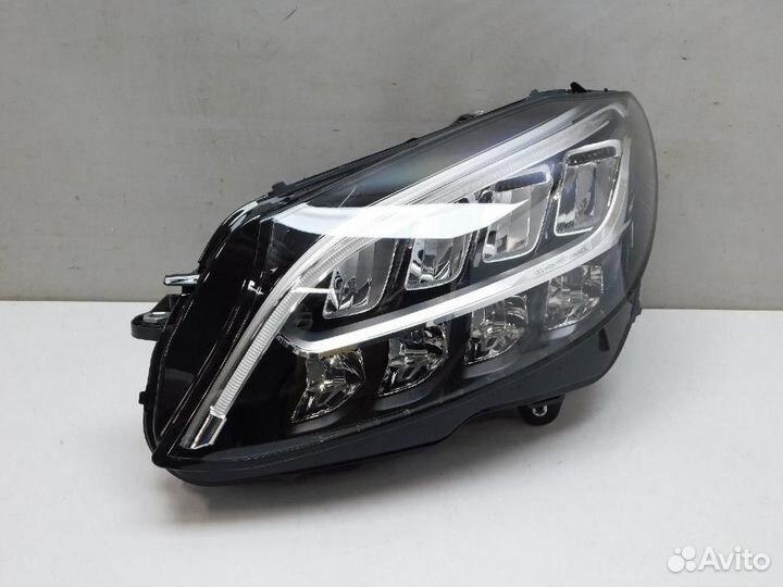 Фара левая Mercedes-Benz C-Class