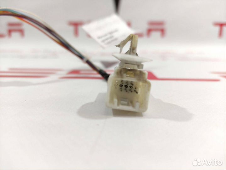 Разъем (фишка) проводки Tesla Model 3 2019