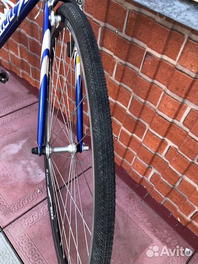 Шоссейный велосипед Giant