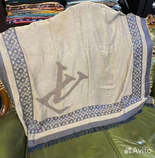 Платок хлопок с шелклм 135см lv италия