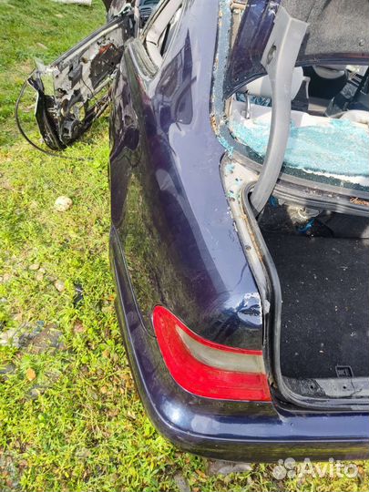 Заднее левое крыло Mercedes Benz w208