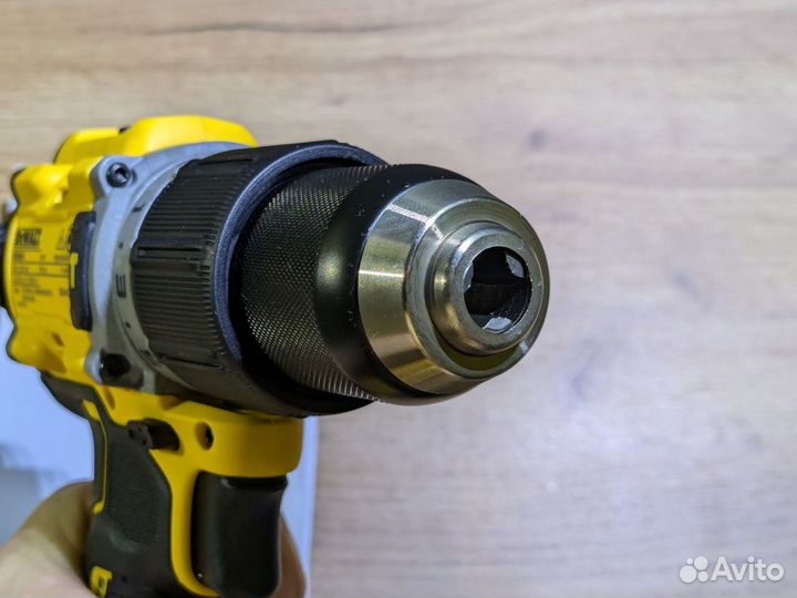 Шуруповерт DeWalt DCD 805N