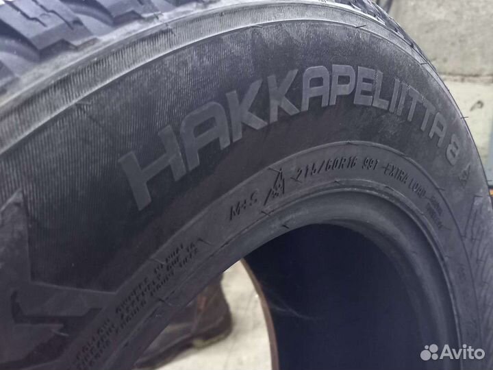 Nokian Tyres Hakkapeliitta 8 215/60 R16