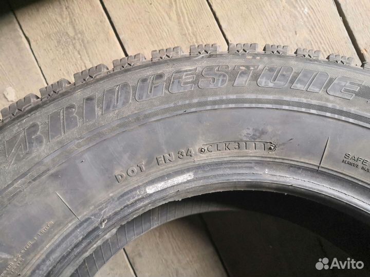 Bridgestone Blizzak WS-70 215/70 R15