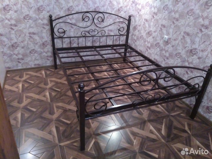 Кровать кованая