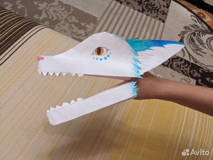 Дракон на руку из бумаги