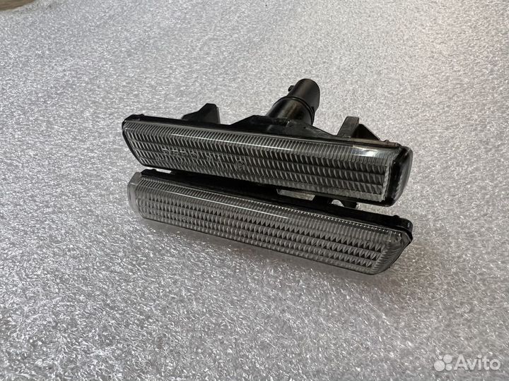 Повторители поворота BMW E38 белые