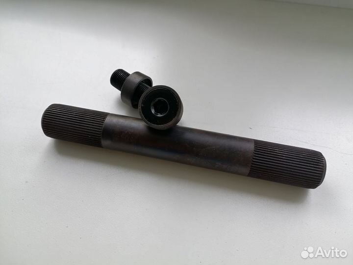 BMX вал 19мм на 48 шлиц с болтами