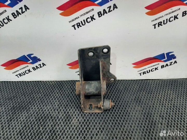 Кронштейн бампера правый Renault Magnum