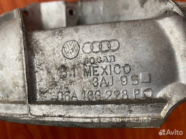 Кронштейн кпп Vw Touran BSX 2008