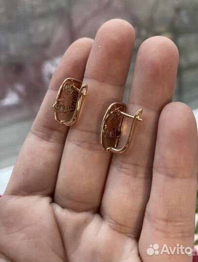 Серьги новые и подвеска