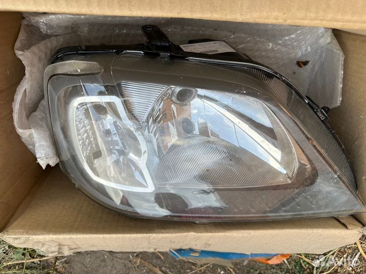 Фара правая renault logan 2005-2014 хром серая