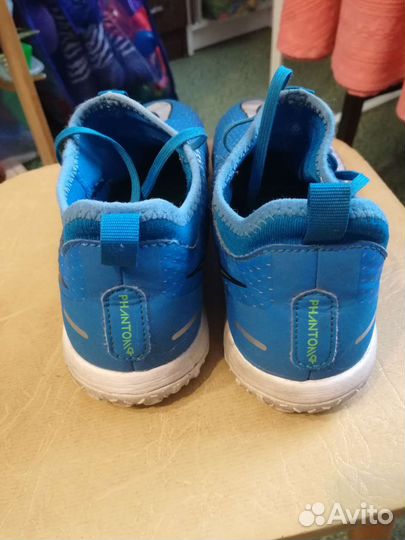 Бутсы сороконожки Nike Phantom rus 35,eur 36