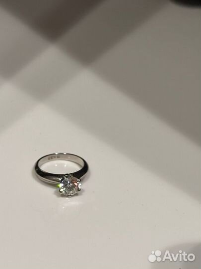 Золотое кольцо 750 пробы 3 карата