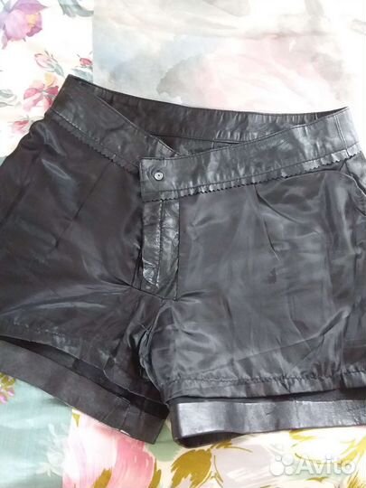 Кожаные шорты размер S-M