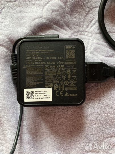 Зарядное умтроймтво для ноутбука
