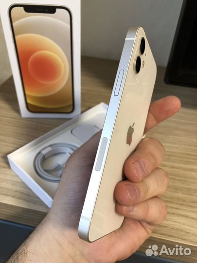 iPhone 12, 64 ГБ