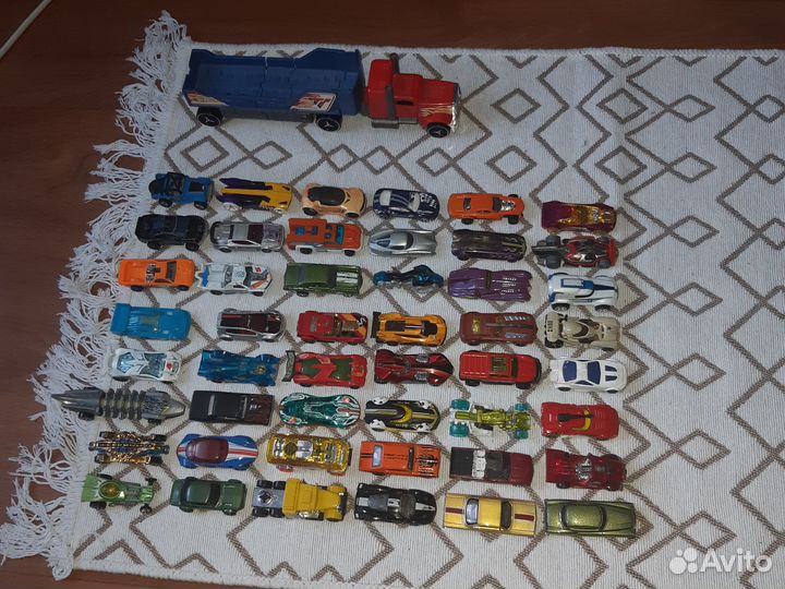 Hot wheels машинки