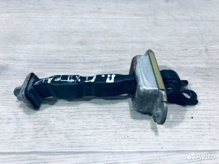 Ограничитель двери передний правый Nissan X-Trail