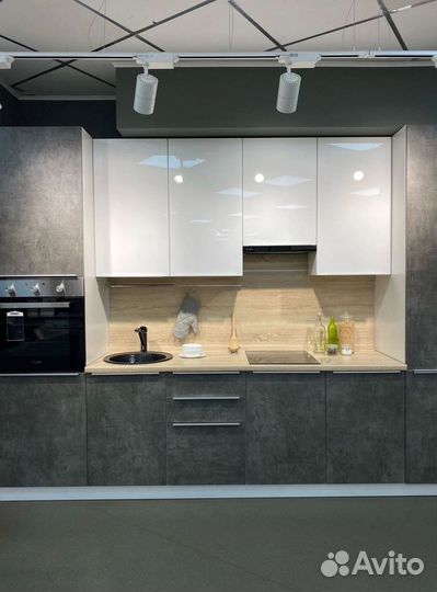 Кухонный гарнитур угловой