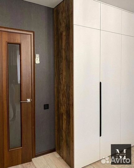 Распашной шкаф