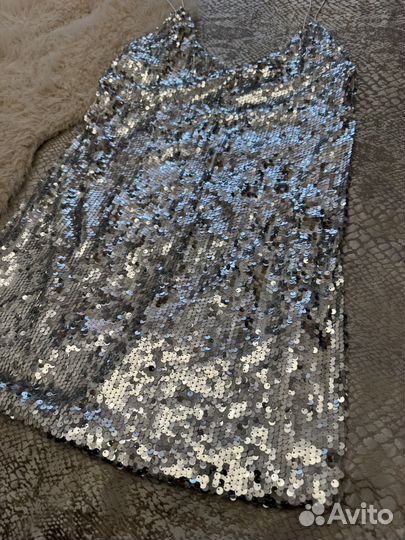 Платье с пайетками