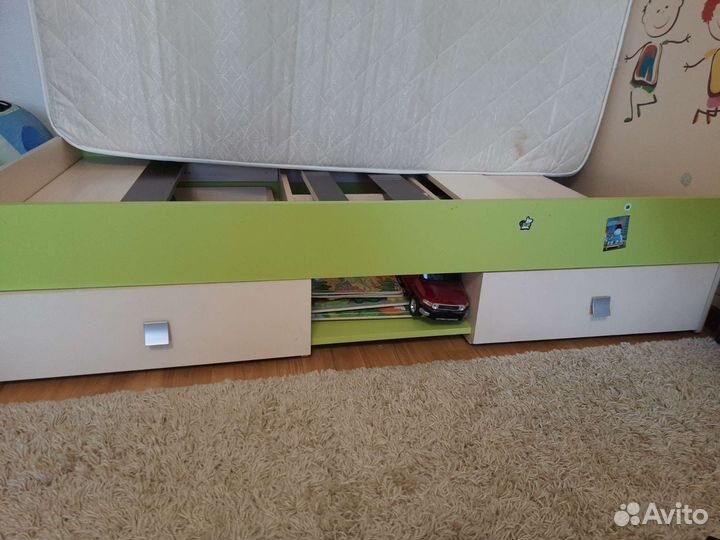 Детская кровать с матрасом