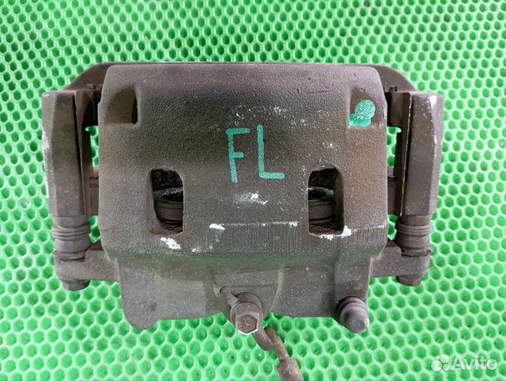 Суппорт передний левый Infiniti QX56