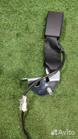 Замок ремня безопасности задний левый Nissan Qash