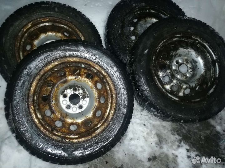 Nokian Tyres Hakkapeliitta 4 195/65 R15