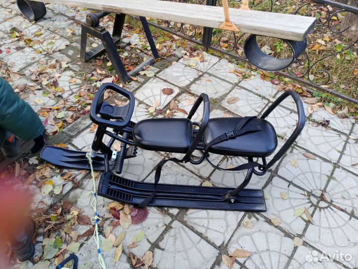 Детский снегокат для двоих детей