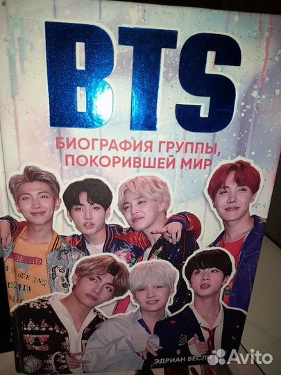 BTS книга и постеры