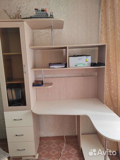 Школьный уголок