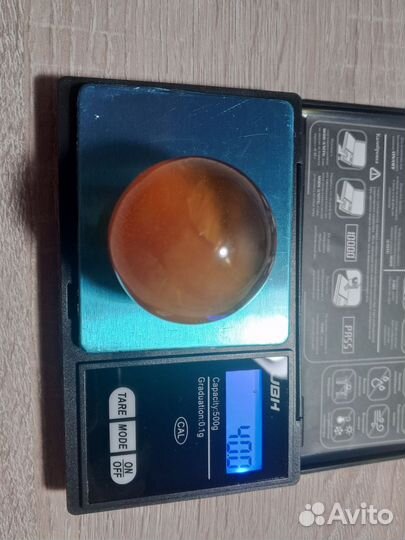 Большой шар из янтаря