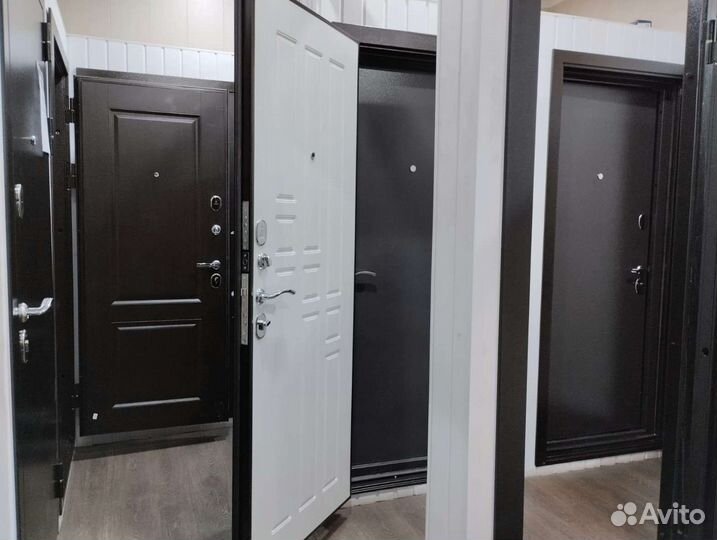 Дверь входная. Межкомнатная. От склада