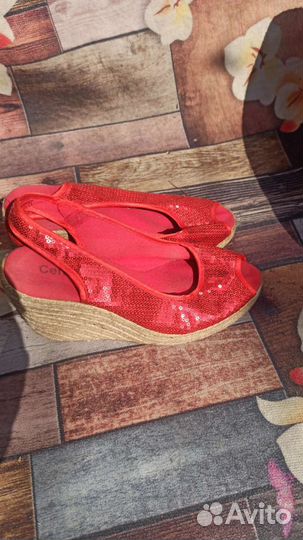 Босоножки 38