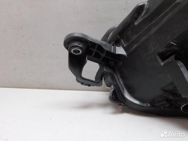 Фара правая Skoda Rapid