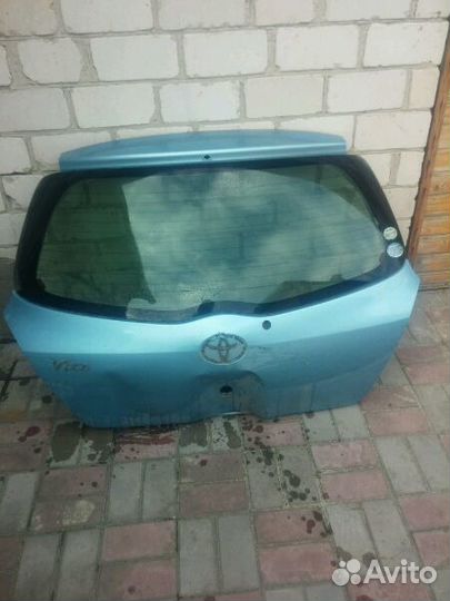Стекло заднее Yaris